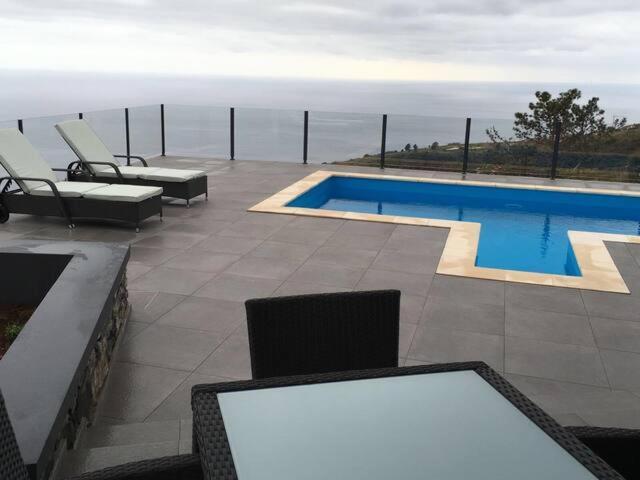 Villa Por Do Sol Estreito Da Calheta Exterior photo
